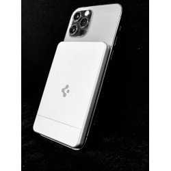 Spigen Ultra-Thin 5000mAh Power Bank: Power on the Go Spigen Ultra-Thin 5000mAh Power Bank: Power on the Go